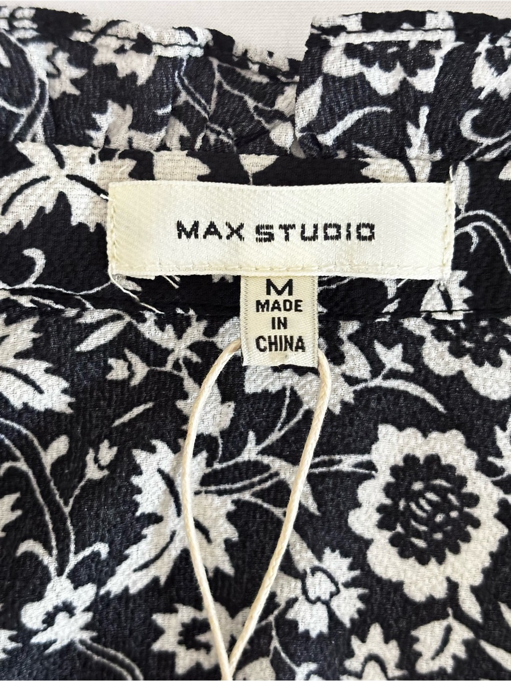 Max Studio Black White Floral Smocked Waist Maxi Dress NWT Size M - Picture 11 of 16